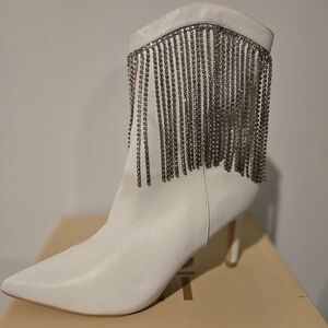 Elegant White Fringe Ankle Boots